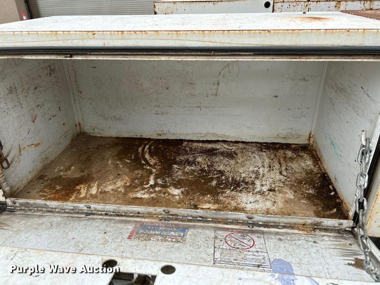 image for item NL9487 2000 Dodge Ram 3500  flatbed pickup truck