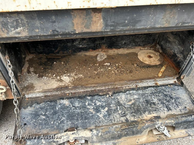 image for item NL9487 2000 Dodge Ram 3500  flatbed pickup truck