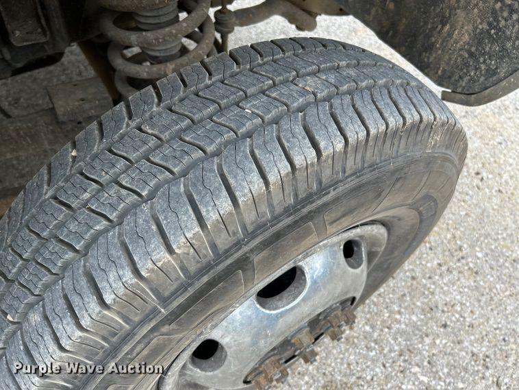 image for item NL9487 2000 Dodge Ram 3500  flatbed pickup truck