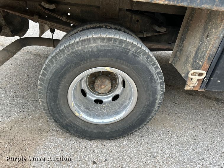 image for item NL9487 2000 Dodge Ram 3500  flatbed pickup truck