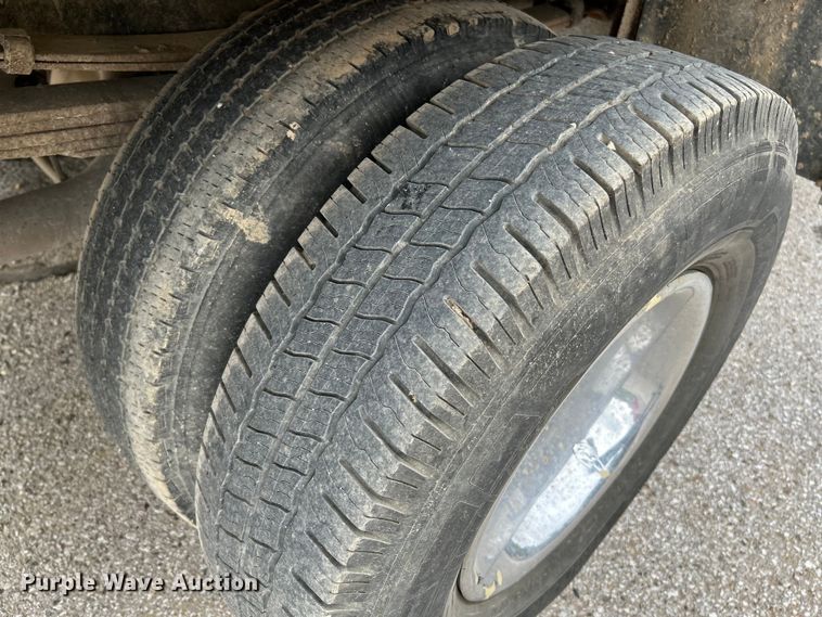 image for item NL9487 2000 Dodge Ram 3500  flatbed pickup truck