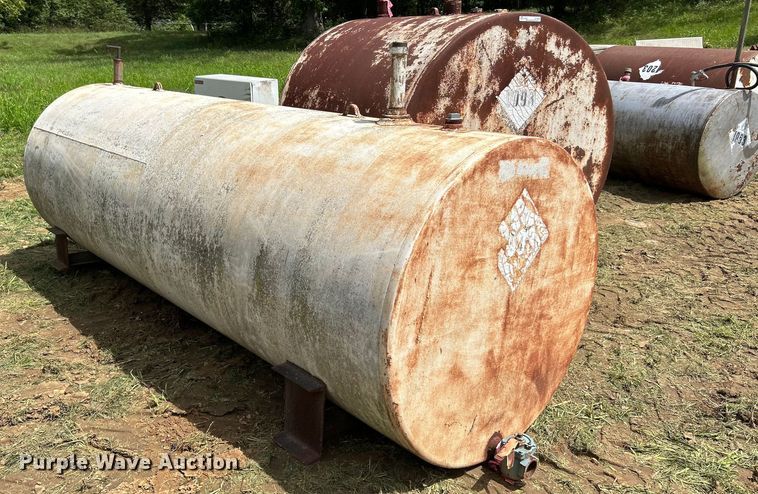 image for item NL9500 (2) fuel tanks