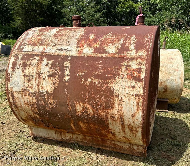 image for item NL9500 (2) fuel tanks