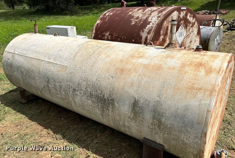 image for item NL9500 (2) fuel tanks