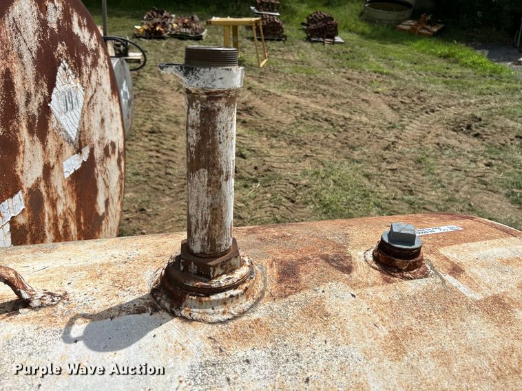 image for item NL9500 (2) fuel tanks