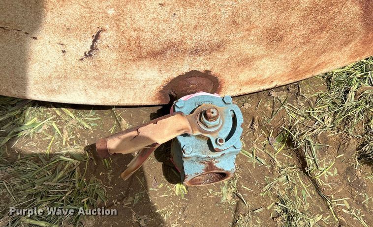 image for item NL9500 (2) fuel tanks