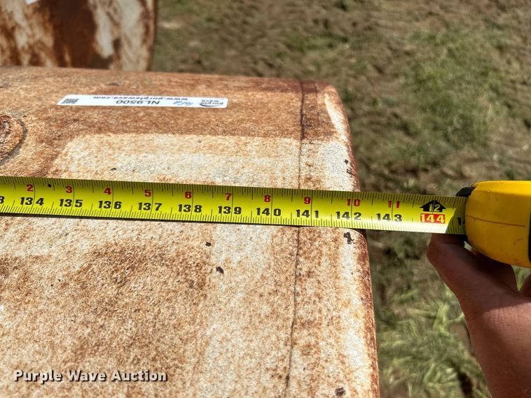 image for item NL9500 (2) fuel tanks