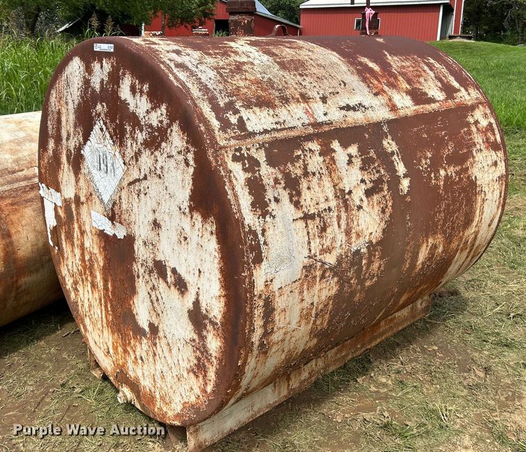 image for item NL9500 (2) fuel tanks