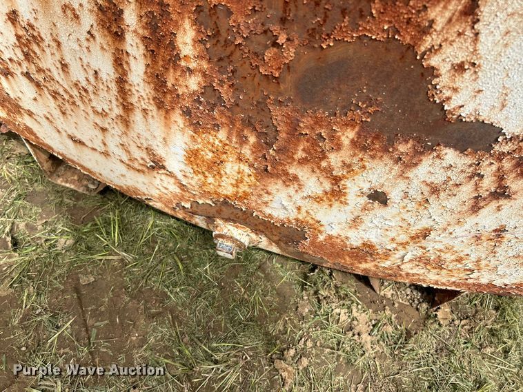 image for item NL9500 (2) fuel tanks