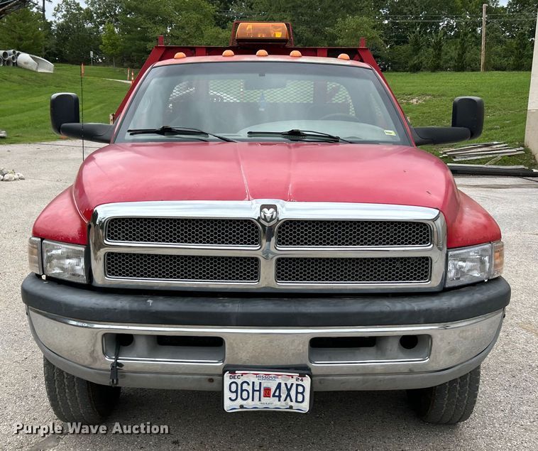 image for item NL9507 2001 Dodge Ram 3500 Laramie SLT  flatbed pickup truck