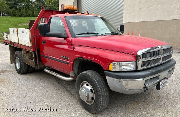 image for item NL9507 2001 Dodge Ram 3500 Laramie SLT  flatbed pickup truck