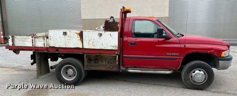 image for item NL9507 2001 Dodge Ram 3500 Laramie SLT  flatbed pickup truck