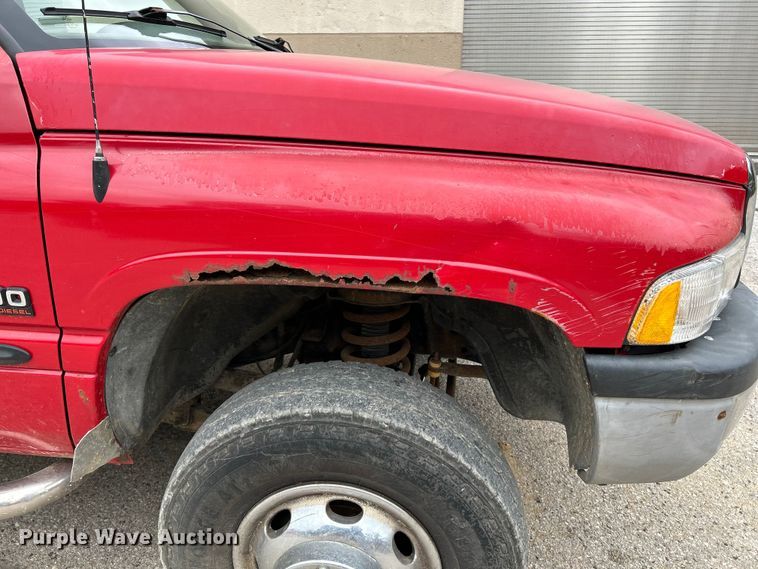 image for item NL9507 2001 Dodge Ram 3500 Laramie SLT  flatbed pickup truck