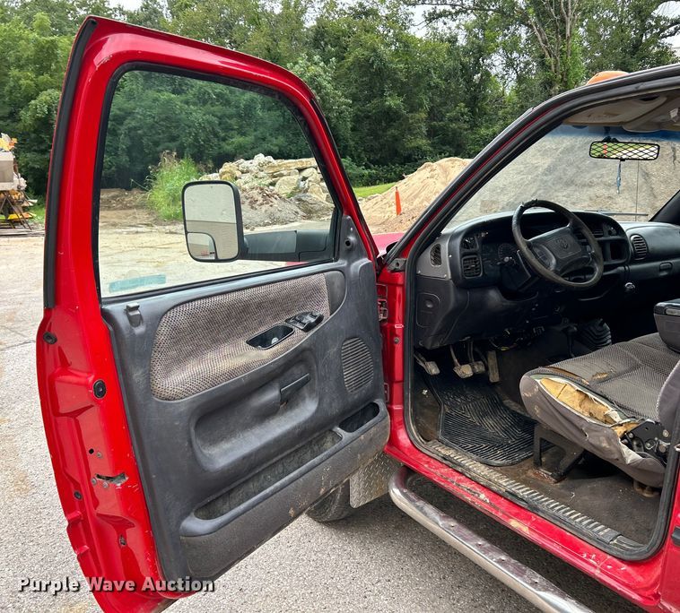 image for item NL9507 2001 Dodge Ram 3500 Laramie SLT  flatbed pickup truck