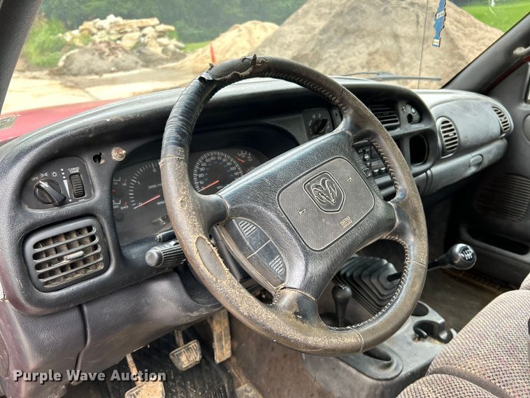 image for item NL9507 2001 Dodge Ram 3500 Laramie SLT  flatbed pickup truck