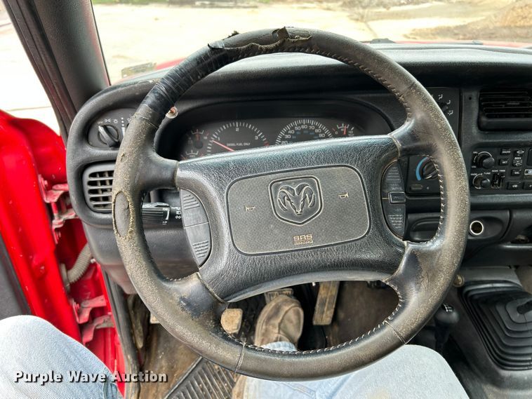 image for item NL9507 2001 Dodge Ram 3500 Laramie SLT  flatbed pickup truck