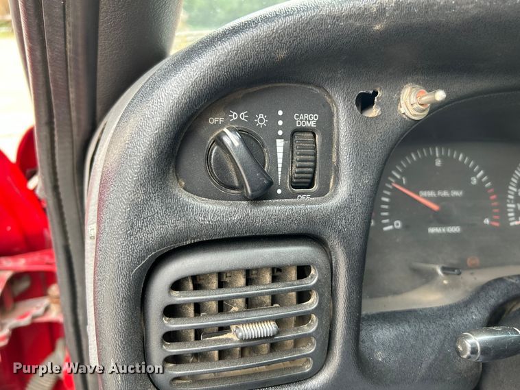 image for item NL9507 2001 Dodge Ram 3500 Laramie SLT  flatbed pickup truck