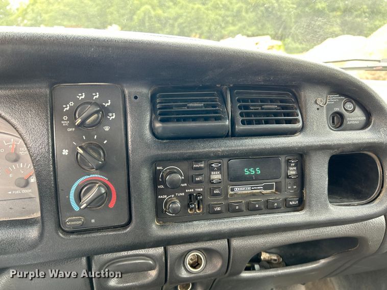 image for item NL9507 2001 Dodge Ram 3500 Laramie SLT  flatbed pickup truck