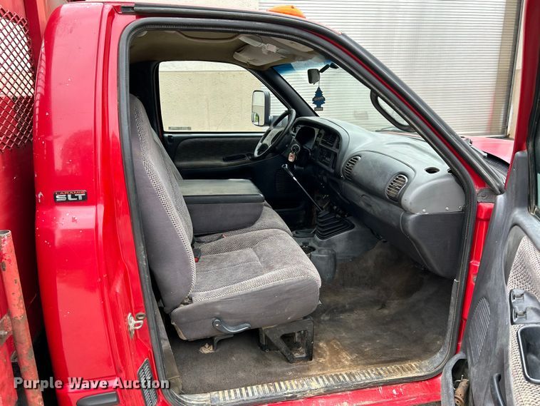 image for item NL9507 2001 Dodge Ram 3500 Laramie SLT  flatbed pickup truck