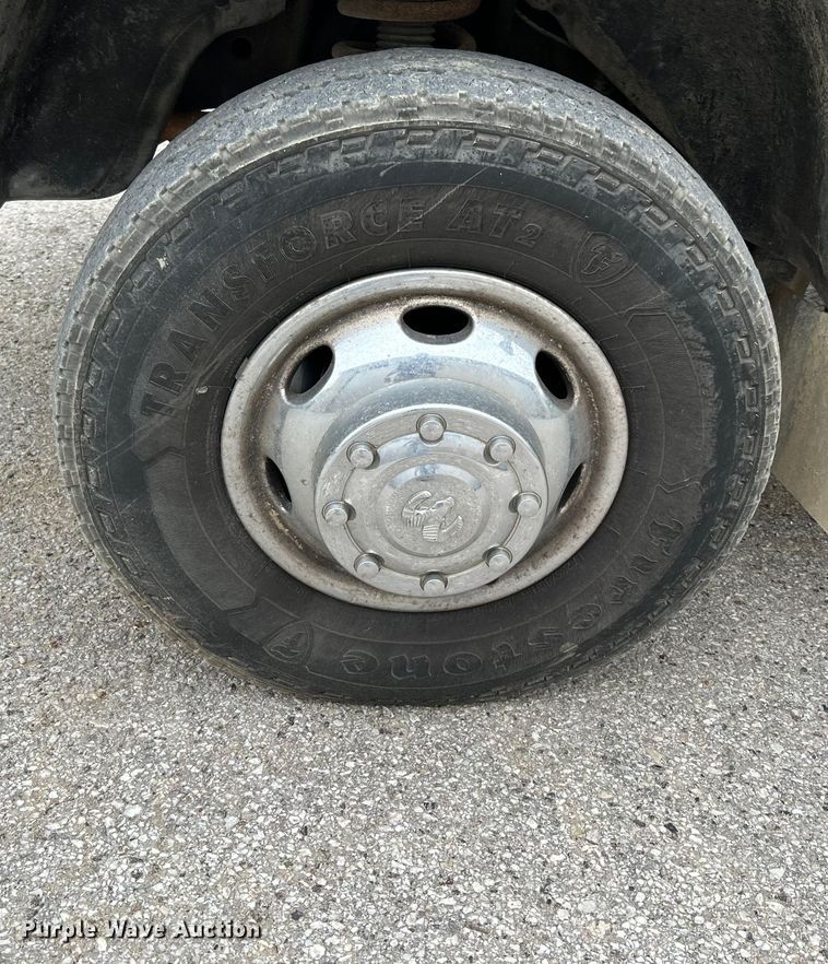 image for item NL9507 2001 Dodge Ram 3500 Laramie SLT  flatbed pickup truck