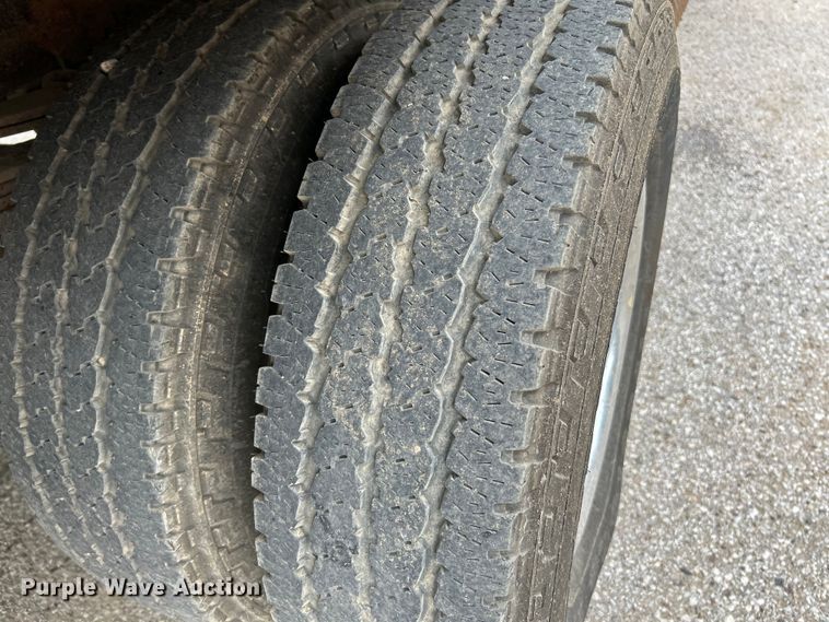 image for item NL9507 2001 Dodge Ram 3500 Laramie SLT  flatbed pickup truck