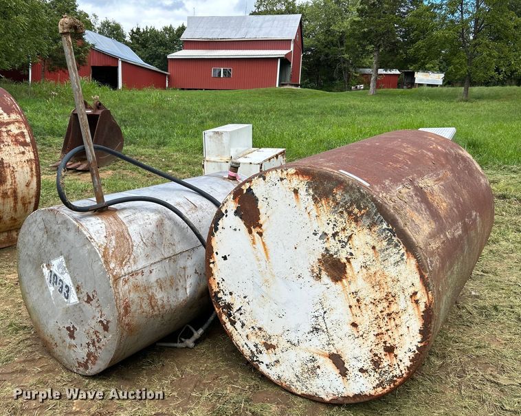 image for item NL9510 (2) fuel tanks