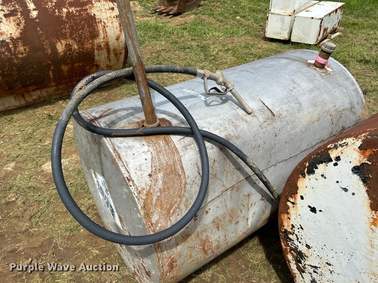 image for item NL9510 (2) fuel tanks