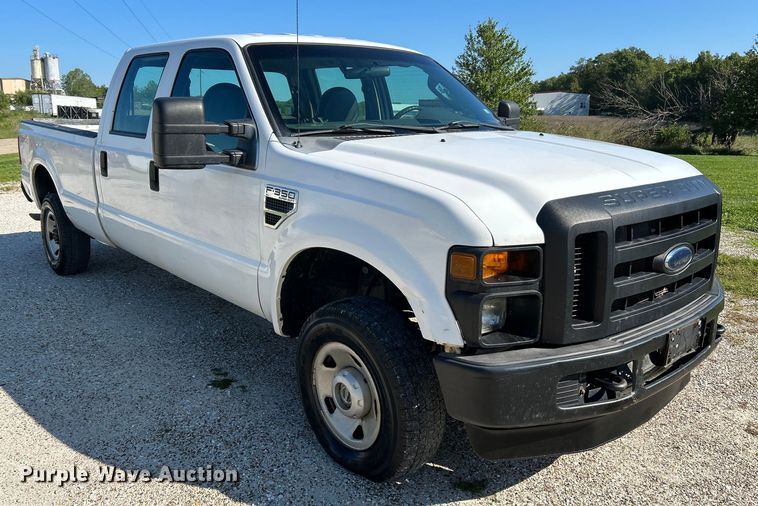 image for item NL9535 2010  Ford F350 Super Duty XL  Crew Cab pickup truck