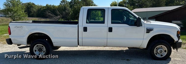 image for item NL9535 2010  Ford F350 Super Duty XL  Crew Cab pickup truck