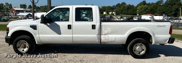 image for item NL9535 2010  Ford F350 Super Duty XL  Crew Cab pickup truck