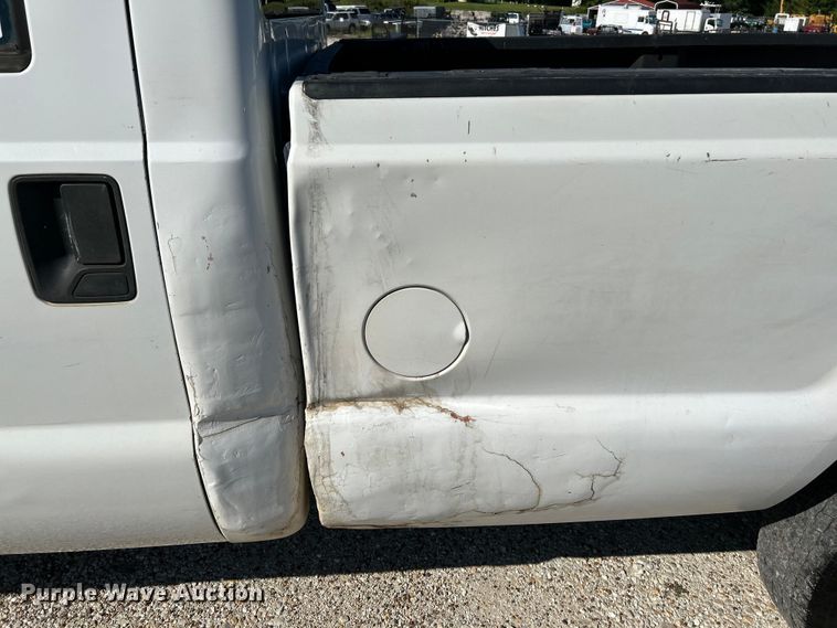 image for item NL9535 2010  Ford F350 Super Duty XL  Crew Cab pickup truck