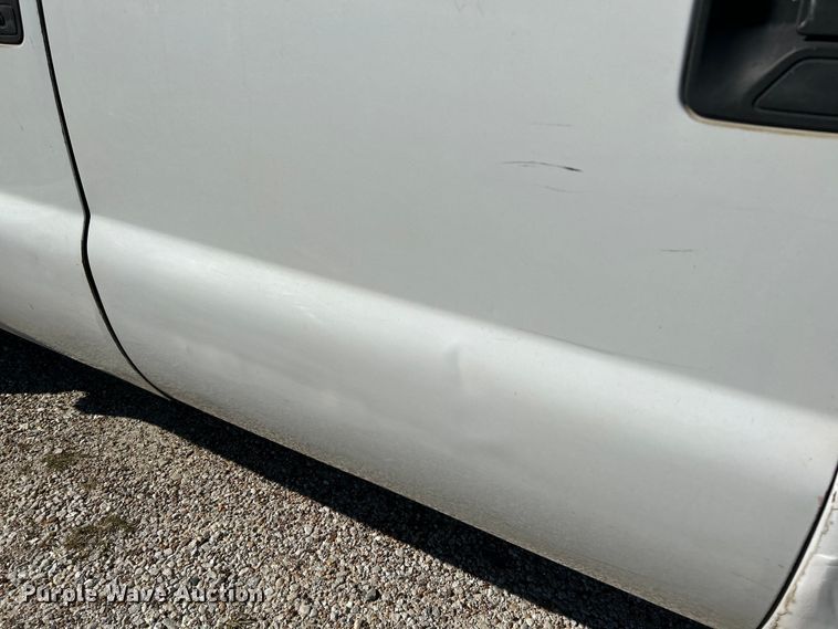 image for item NL9535 2010  Ford F350 Super Duty XL  Crew Cab pickup truck