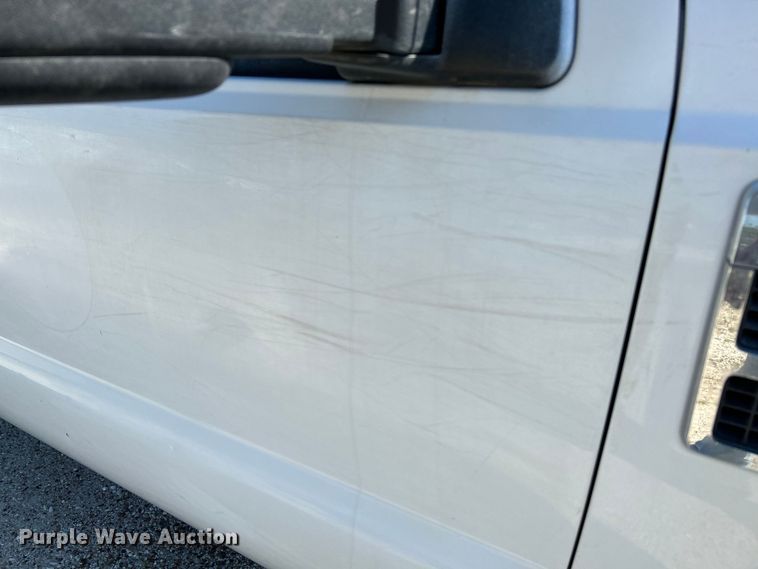 image for item NL9535 2010  Ford F350 Super Duty XL  Crew Cab pickup truck