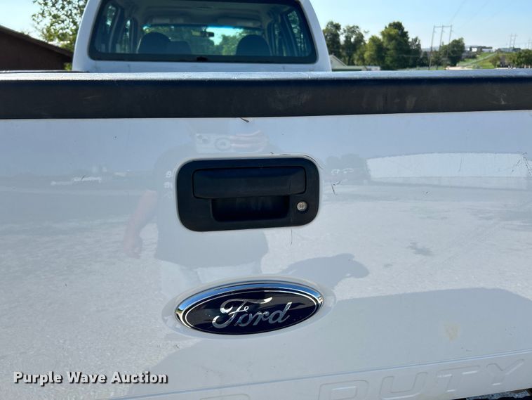 image for item NL9535 2010  Ford F350 Super Duty XL  Crew Cab pickup truck