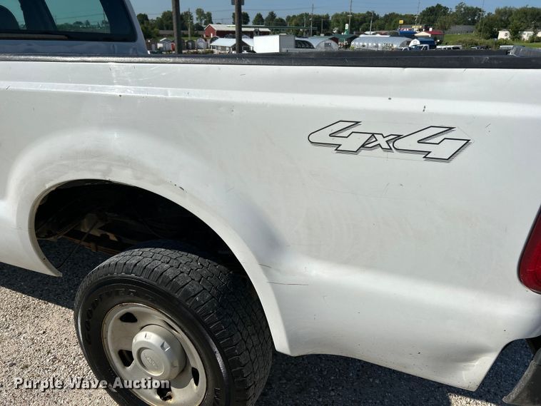 image for item NL9535 2010  Ford F350 Super Duty XL  Crew Cab pickup truck