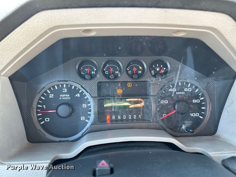 image for item NL9535 2010  Ford F350 Super Duty XL  Crew Cab pickup truck