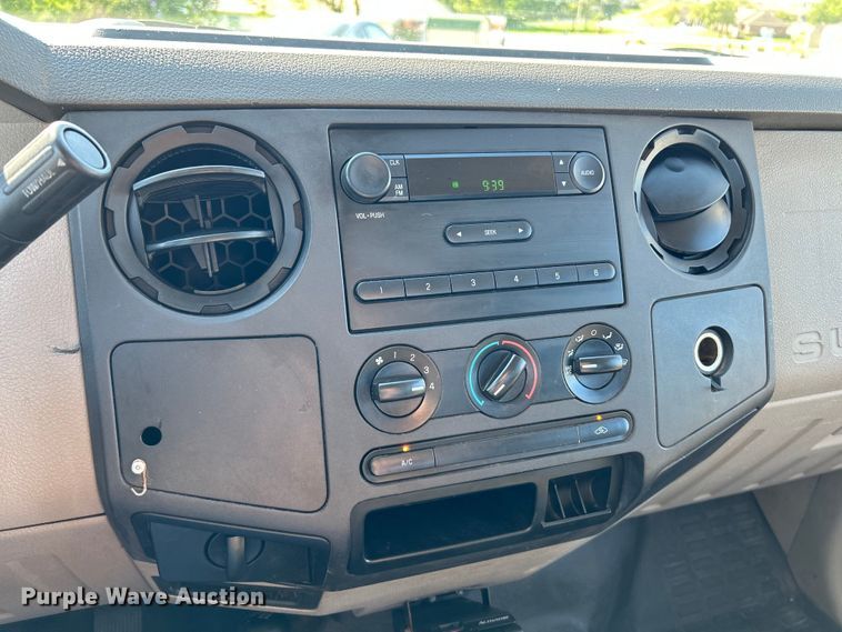 image for item NL9535 2010  Ford F350 Super Duty XL  Crew Cab pickup truck