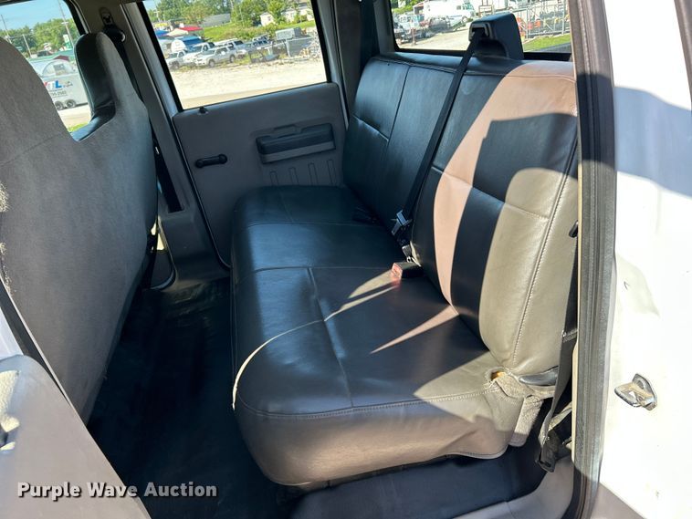 image for item NL9535 2010  Ford F350 Super Duty XL  Crew Cab pickup truck