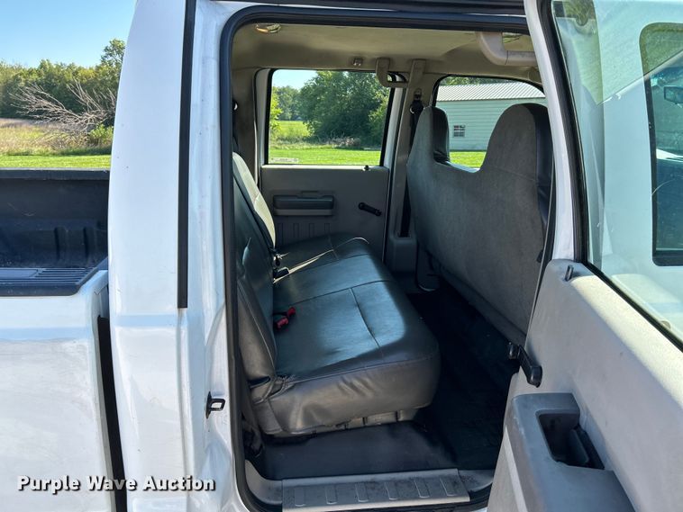 image for item NL9535 2010  Ford F350 Super Duty XL  Crew Cab pickup truck