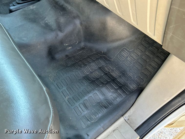 image for item NL9535 2010  Ford F350 Super Duty XL  Crew Cab pickup truck