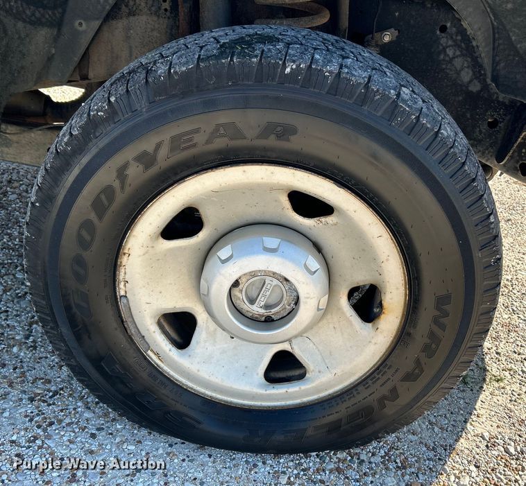 image for item NL9535 2010  Ford F350 Super Duty XL  Crew Cab pickup truck