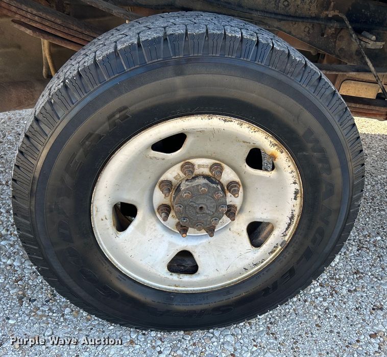 image for item NL9535 2010  Ford F350 Super Duty XL  Crew Cab pickup truck