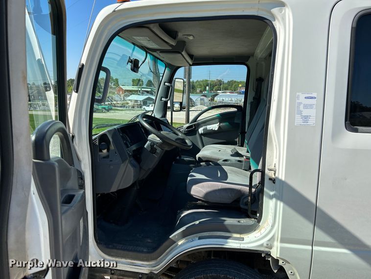 image for item NL9536 2016 Isuzu NPR HD  Crew Cab box truck