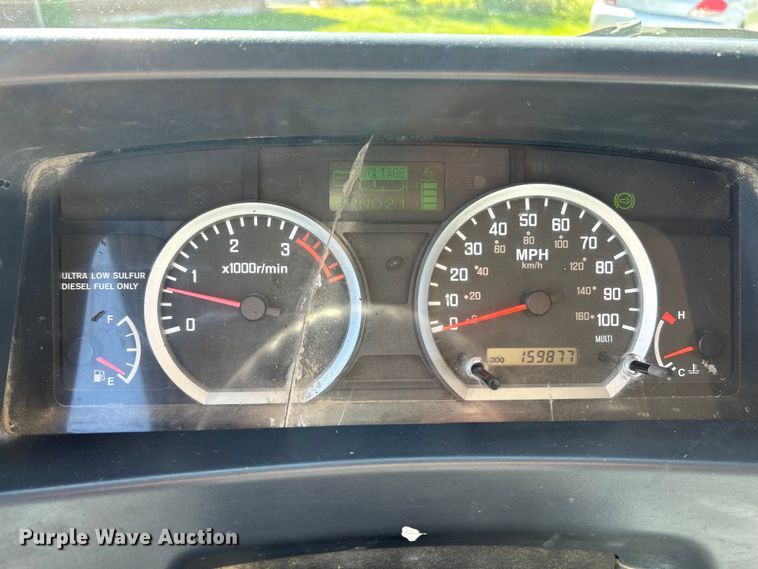 image for item NL9536 2016 Isuzu NPR HD  Crew Cab box truck