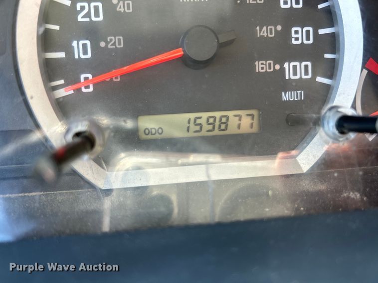 image for item NL9536 2016 Isuzu NPR HD  Crew Cab box truck