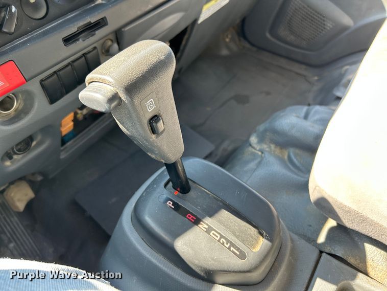 image for item NL9536 2016 Isuzu NPR HD  Crew Cab box truck