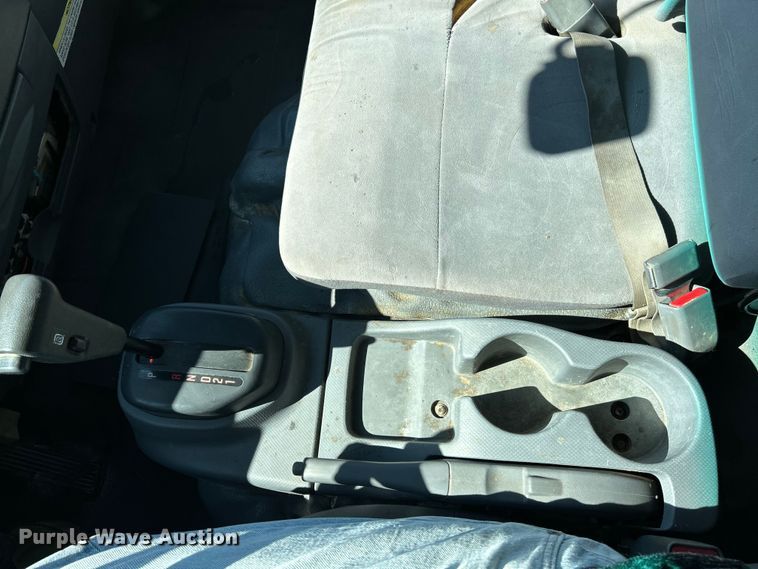 image for item NL9536 2016 Isuzu NPR HD  Crew Cab box truck