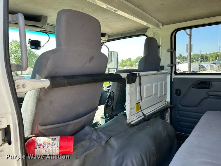 image for item NL9536 2016 Isuzu NPR HD  Crew Cab box truck