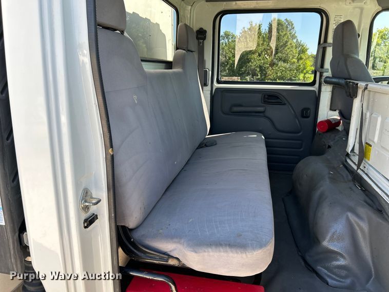 image for item NL9536 2016 Isuzu NPR HD  Crew Cab box truck