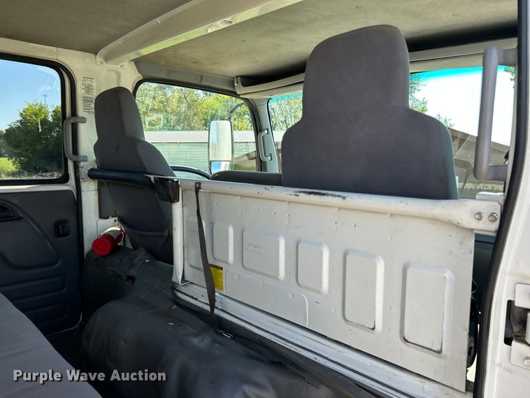 image for item NL9536 2016 Isuzu NPR HD  Crew Cab box truck